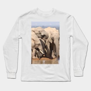 African Wildlife Photography African Elephant Drinks Long Sleeve T-Shirt